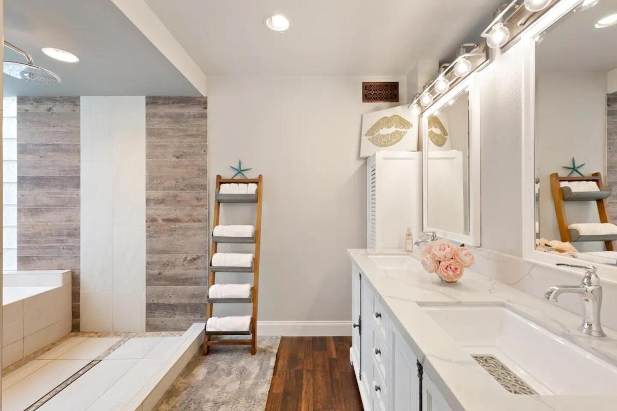 Elegant Beach Living, Just Blocks To The Sand Huntington Beach Exterior photo